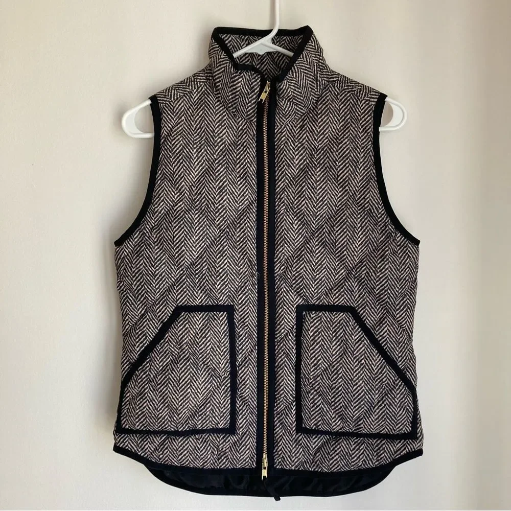 J. Crew Women’s down quilted puffer vest size XS. EUC!